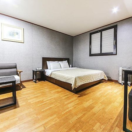 Valentine Motel Йонгин Экстерьер фото