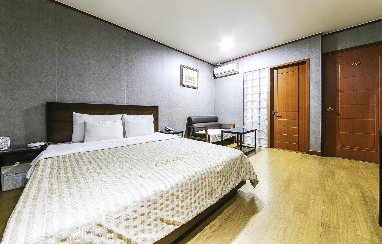 Valentine Motel Йонгин Экстерьер фото