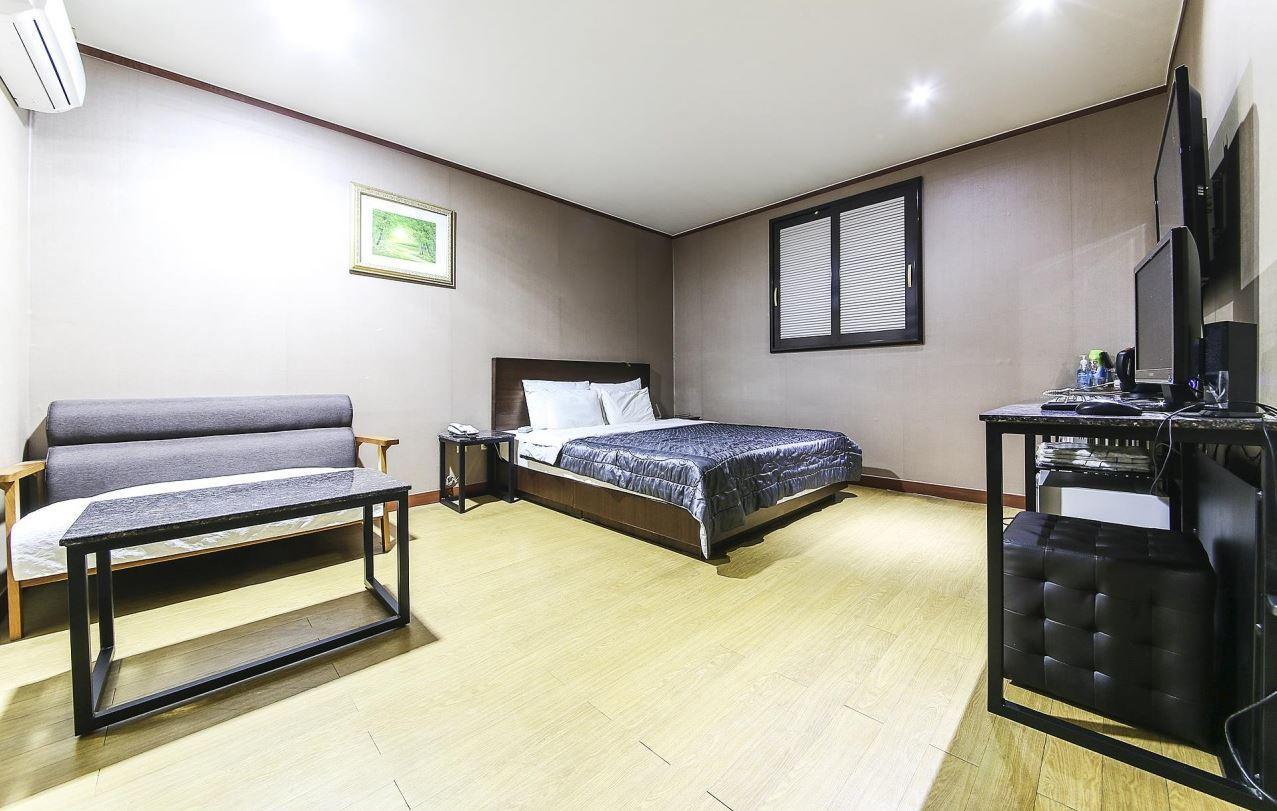 Valentine Motel Йонгин Экстерьер фото